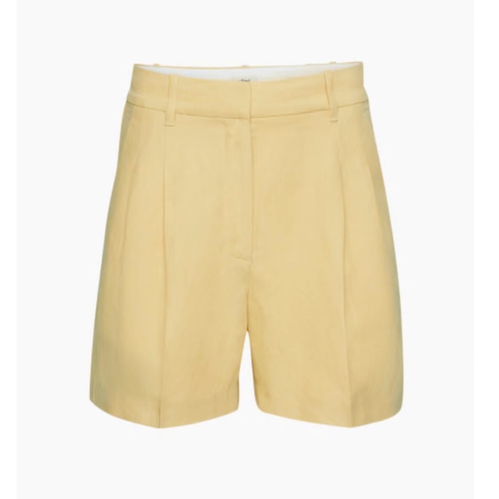 Aritzia short